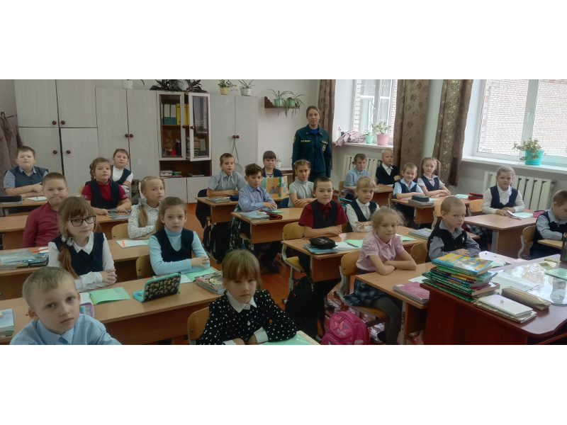 Дети познакомились с гражданской обороной России