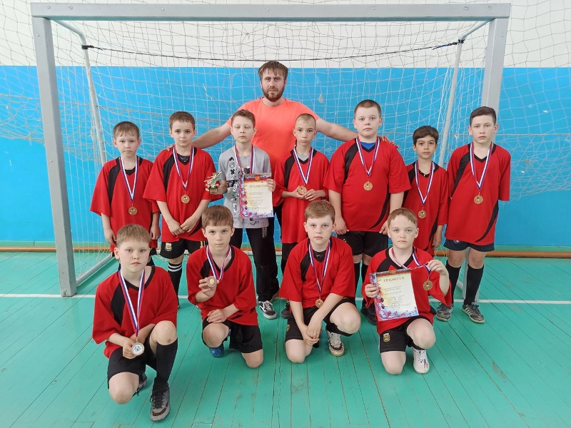 21 апреля в Шатровской Детско-юношеской спортивной школе прошли соревнования по мини-футболу на приз Главы Шатровского муниципального округа.