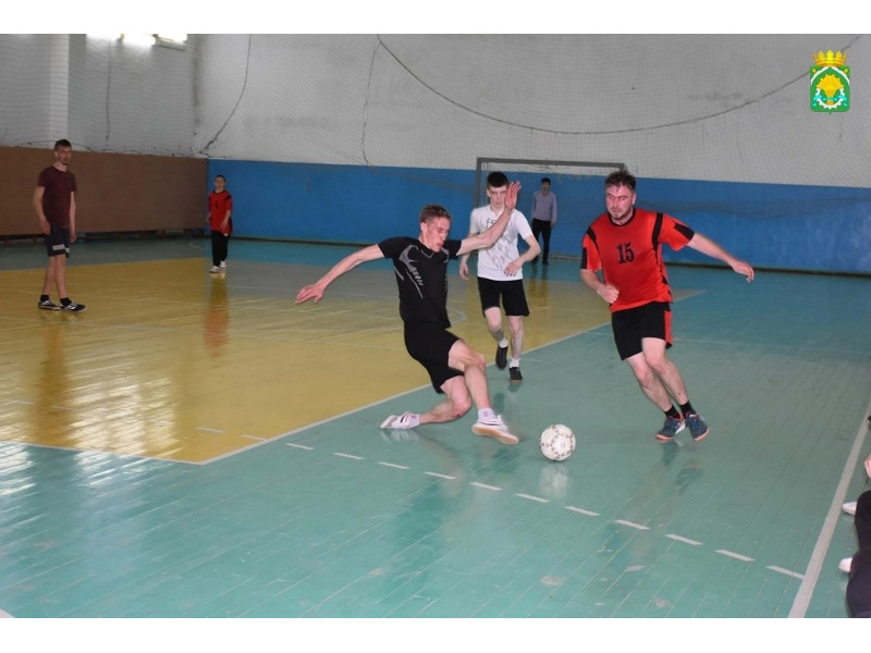 26 апреля в спортивном зале Шатровской ДЮСШ прошли завершающие игры районного турнира по мини - футболу на приз Главы Шатровского муниципального округа