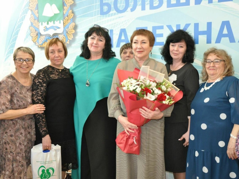 Сенатор объединила курганских женщин для помощи Донбассу и бойцам в зоне СВО.