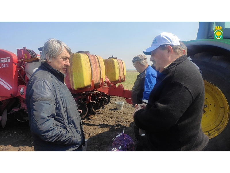 В минувшие выходные Глава округа Леонид Рассохин посетил хозяйство КФХ Александра Грехова