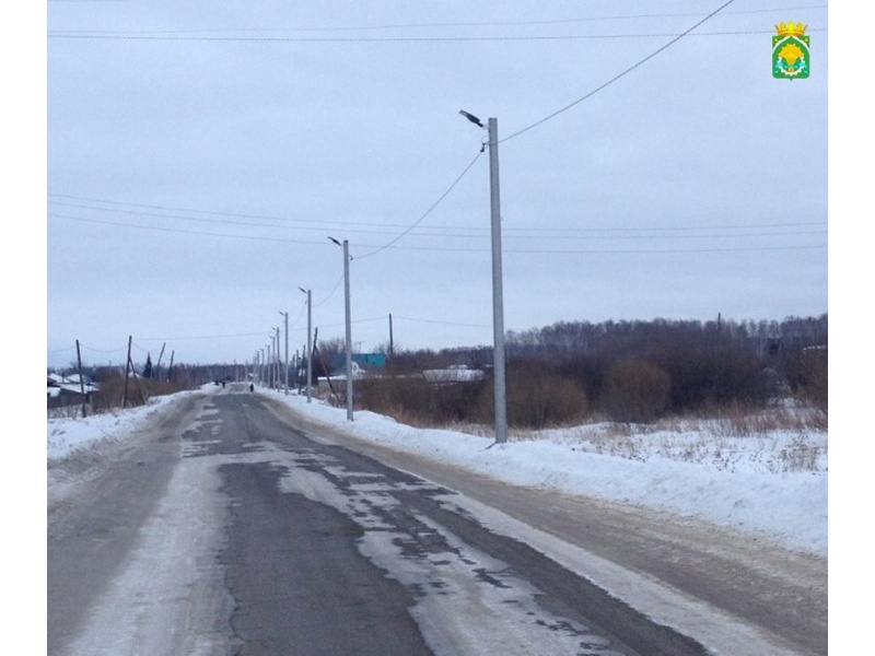 В округе продолжается работа по установке светильников на уличной дорожной сети.