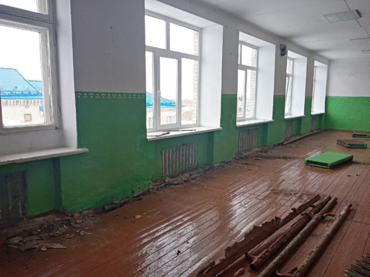 В здании Мехонской средней школы начался капитальный ремонт. В здании Мехонской средней школы начался капитальный ремонт.