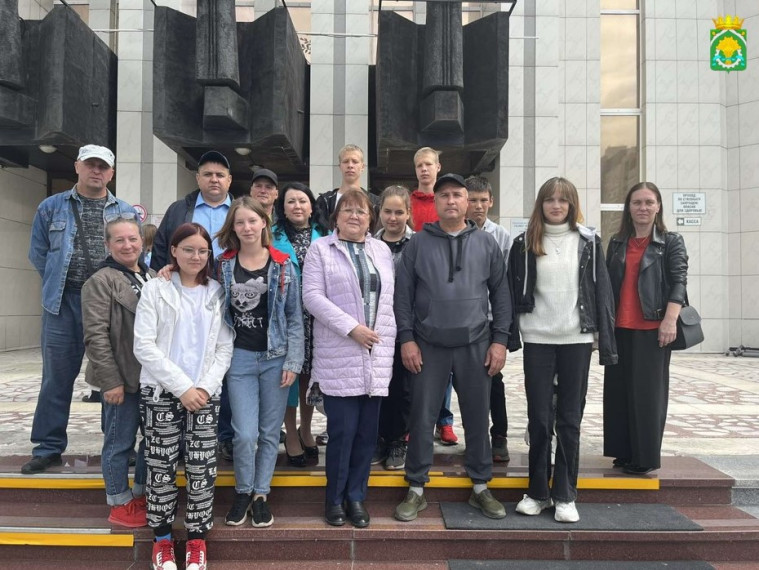 23 июня 2023 года представители Шатровского муниципального округа приняли участие во Всероссийской ярмарке трудоустройства. 23 июня 2023 года представители Шатровского муниципального округа приняли участие во Всероссийской ярмарке трудоустройства.