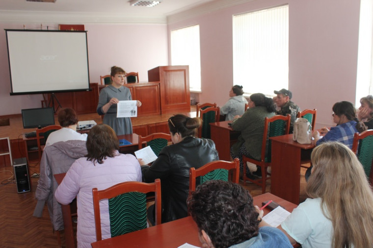 1 июня в здании Администрации округа прошел обучающий семинар для получателей господдержки в рамках социальных контрактов.