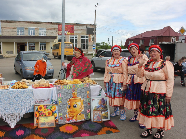 Фестиваль национальных культур народов, проживающих на территории Шатровского муниципального округа «Самоварфест».