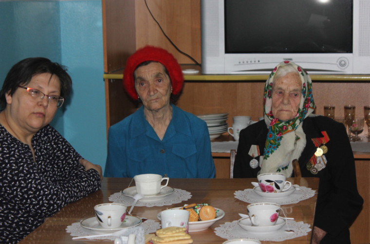 16 мая свой 100-летний юбилей отметила жительница села Шатрово, труженица тыла Елена Сергеевна Ваганова. 16 мая свой 100-летний юбилей отметила жительница села Шатрово, труженица тыла Елена Сергеевна Ваганова.