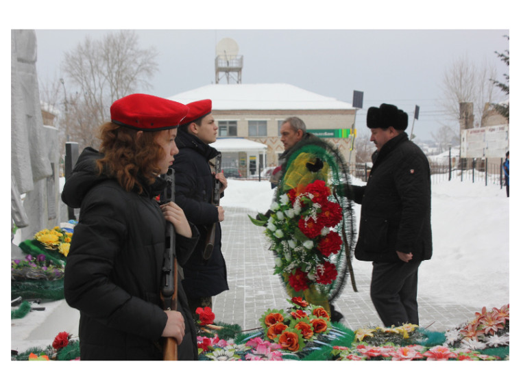 В центральном парке села Шатрово состоялось торжественное закрытие месячника оборонно-массовой и спортивной работы, посвященного Дню защитника Отечества.