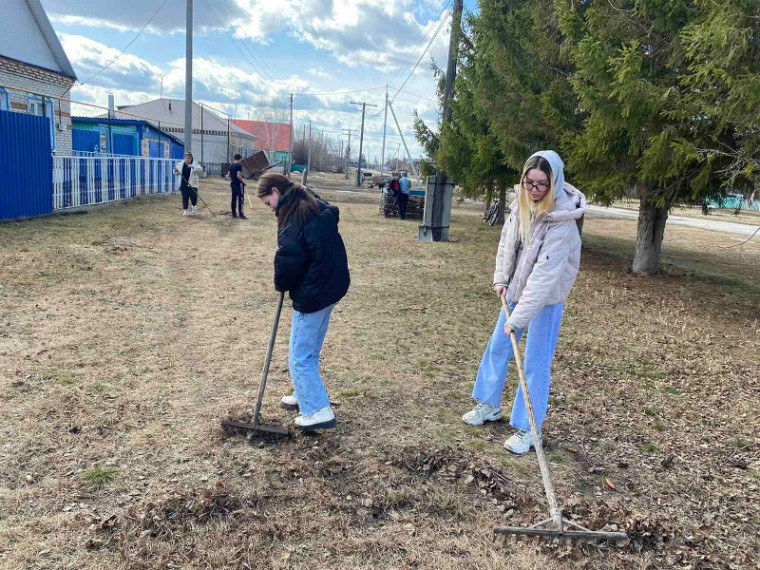 Сезон субботников начался.....