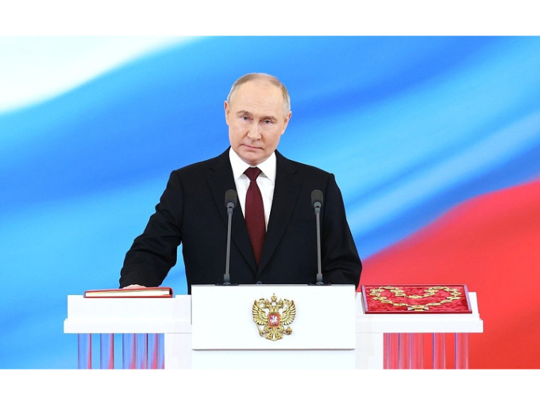 7 мая состоялась торжественная церемонии вступления Владимира Путина в должность Президента России. 7 мая состоялась торжественная церемонии вступления Владимира Путина в должность Президента России.
