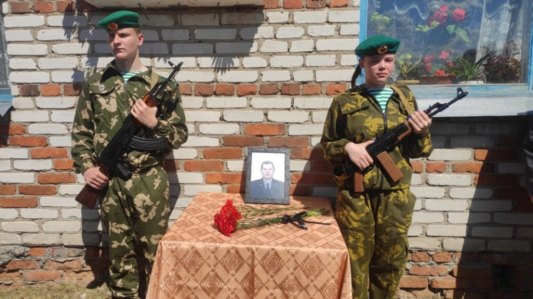 Героями не рождаются, героями становятся. Героями не рождаются, героями становятся.