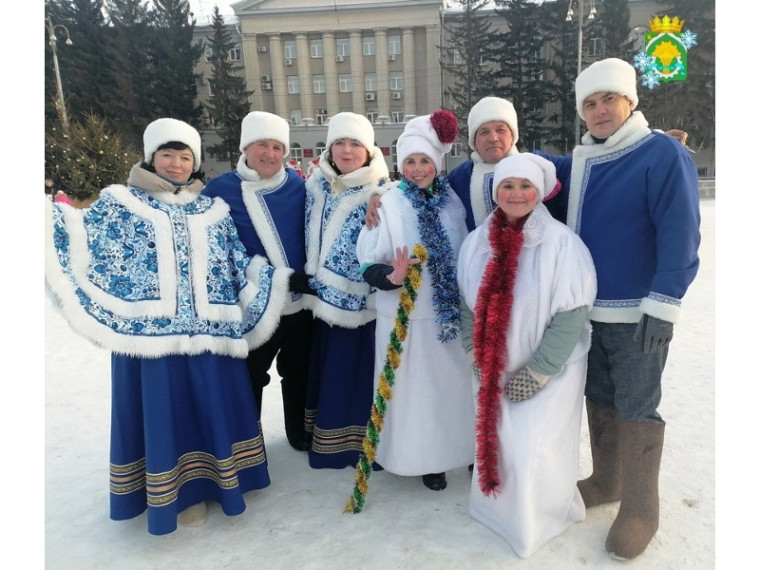 11 января коллектив Шатровского центра культуры и библиотечного обслуживания принял участие в Региональном Рождественском фестивале народной культуры Курганской области " Семейный круг: сохраняя традиции". 11 января коллектив Шатровского центра культуры и библиотечного обслуживания принял участие в Региональном Рождественском фестивале народной культуры Курганской области " Семейный круг: сохраняя традиции".
