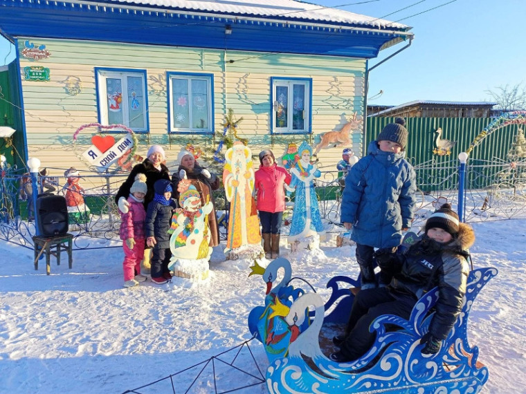 Новогодние расписные чудо-сани появились в Кызылбае. Хотите прокатиться?.