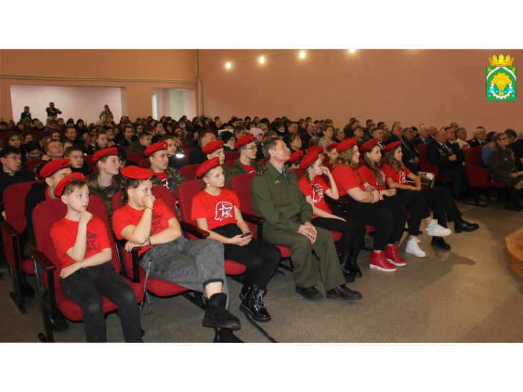 28 декабря в Шатровском Доме культуры прошло торжественное мероприятие посвященное 115-й годовщине руководителя советской политической разведки в 1939-1946 годах, комиссара госбезопасности 3-го ранга, генерал-лейтенанта Фитина Павла Михайловича. 28 декабря в Шатровском Доме культуры прошло торжественное мероприятие посвященное 115-й годовщине руководителя советской политической разведки в 1939-1946 годах, комиссара госбезопасности 3-го ранга, генерал-лейтенанта Фитина Павла Михайловича.