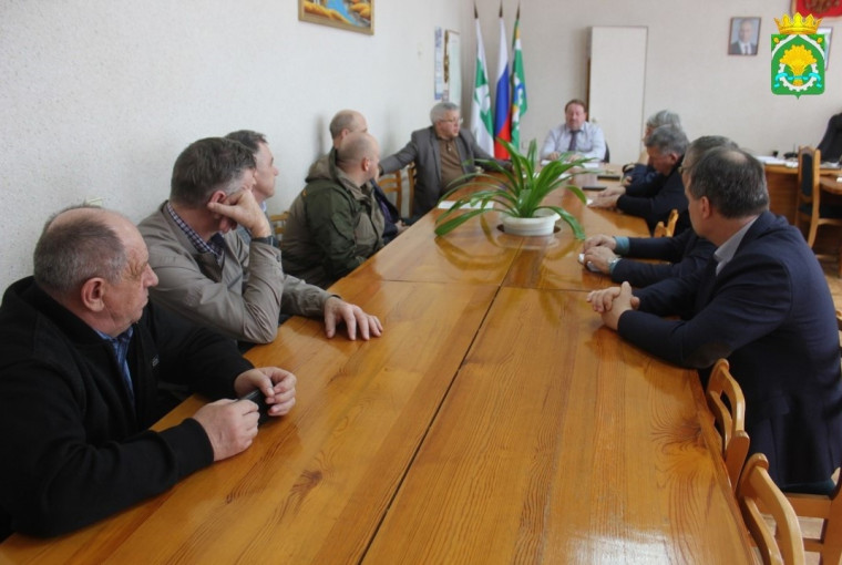 4 апреля с рабочим визитом посетил Шатровский муниципальный округ депутат Курганской областной Думы Владимир Николаевич Казаков.