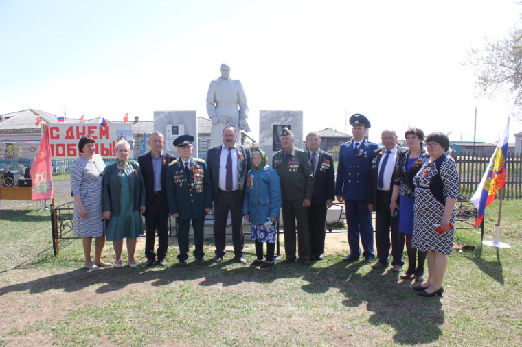 9 мая, в Великий праздник День Победы, Шатровский муниципальный округ посетили ветераны Федеральной службы безопасности Российской Федерации, члены совета ветеранов Управления ФСБ по Курганской области.