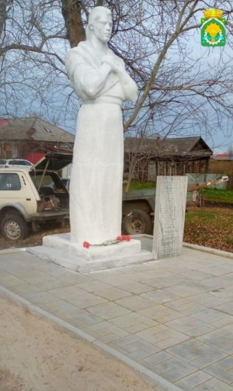 Братские могилы по улице Ленина приведены в порядок.