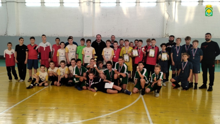В воскресенье, 5 ноября, в Шатровской Детско-юношеской спортивной школе прошел турнир по мини-футболу, посвящённый 100-летию Шатровского района.