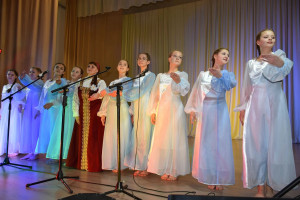 Артисты МКУ «Северный территориальный отдел» представили концертную программу на сцене Шатровского ДК.