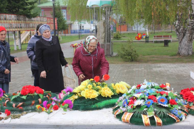 16 мая свой 100-летний юбилей отметила жительница села Шатрово, труженица тыла Елена Сергеевна Ваганова.