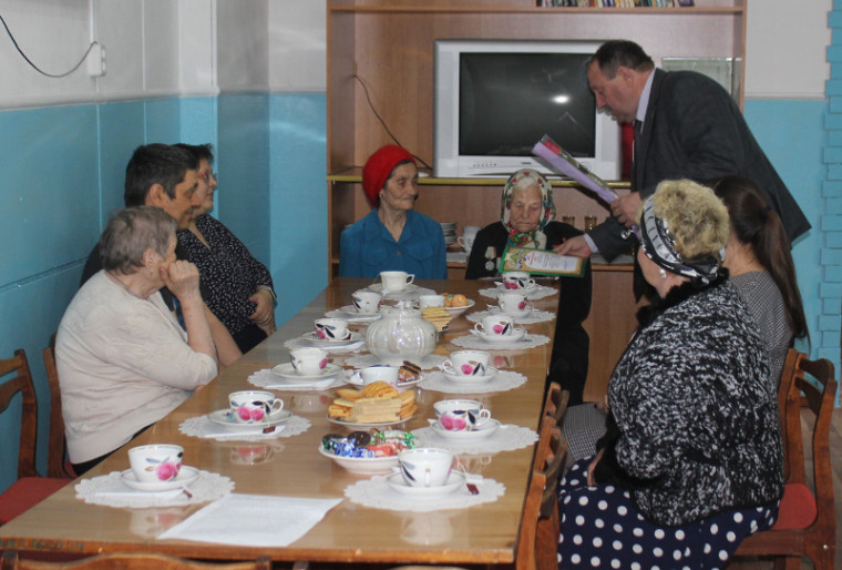 16 мая свой 100-летний юбилей отметила жительница села Шатрово, труженица тыла Елена Сергеевна Ваганова.