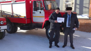Сегодня в Кургане губернатор Вадим Шумков вручил ключи от новых пожарных автомобилей для муниципальных пожарных постов.