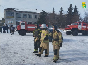 По поручению Губернатора Курганской области Вадима Шумкова в регионе регулярно проходят учения по организации тушения ландшафтных и лесных пожаров в населенных пунктах.