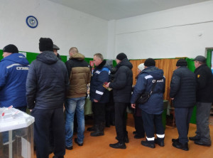 Жители Шатровского округа активно принимают участие в выборах.