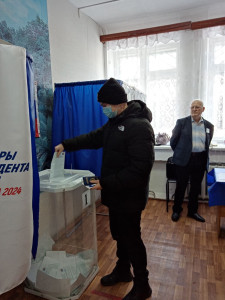 Дмитрий и Алексей впервые принимают участие в выборах.