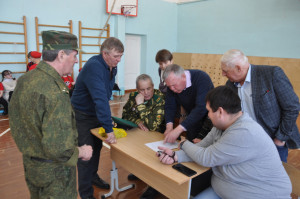 Соревнования по танковому биатлону среди школ округа прошли в Шатровской средней школе. Они были посвящены выборам Президента РФ.