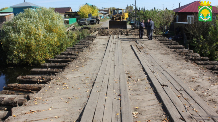 Приступили к ремонту моста по ул. Ленина.