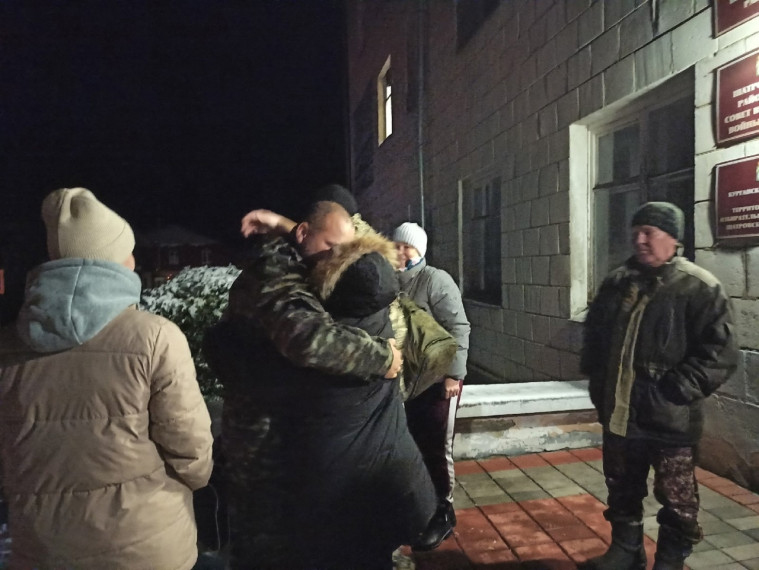 Сегодня из Шатровского муниципального округа отправили первых военнослужащих в рамках частичной мобилизации, объявленной нашим Президентом.
