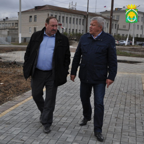 11 октября с рабочим визитом посетил Шатровский муниципальный округ депутат Курганской областной Думы Владимир Николаевич Казаков.