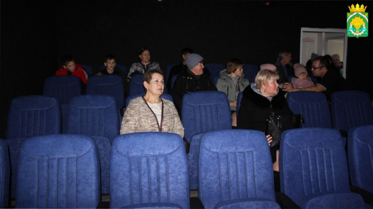 27 декабря в обновленном здании Шатровского Дома культуры открыли новый кинотеатр на 28 мест.