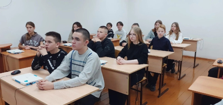 16 января во всех школах Шатровского муниципального округа прошли классные часы на тему «Блокада Ленинграда».